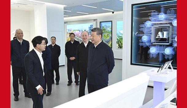 习近平：前瞻布局和发展未来产业