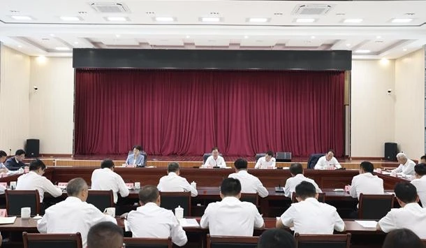 王宁在普洱市调研并主持召开学习教育专题座谈会时强调各级书记要带头树立和践行正确政绩观一级带着一级干 一级带着一级改 一级带着一级学刘洪建参加座谈会