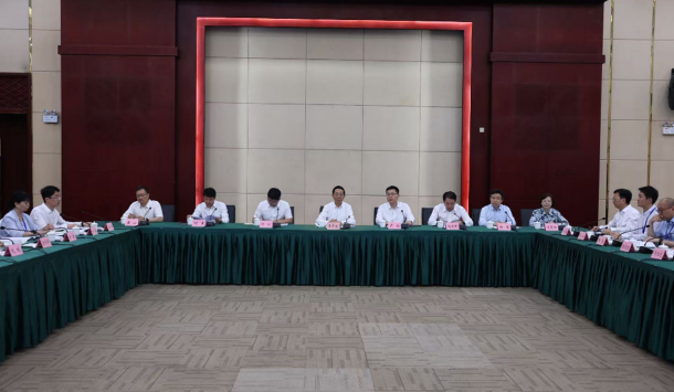 云南瑞丽产业协作园区现场推进会暨产业协作招商对接活动举行深化东西部产业协作 高质量共建协作园区